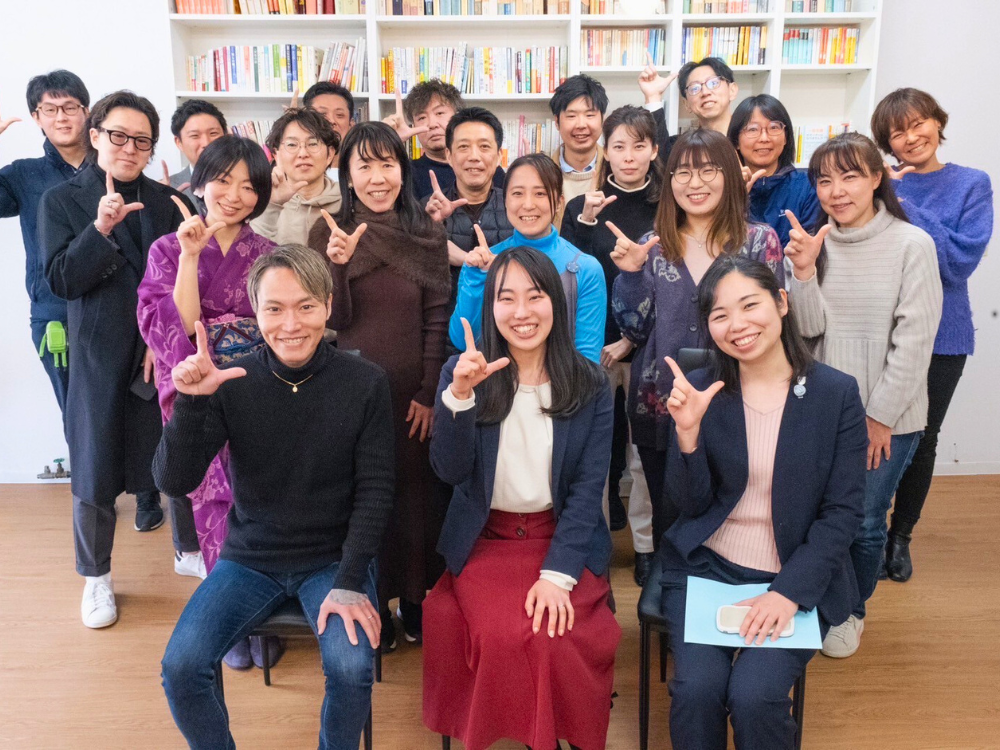 食事会での交流の様子